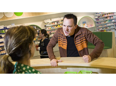 Een hoop apothekersassistenten hebben wekelijks of dagelijks te maken met agressieve patiënten.